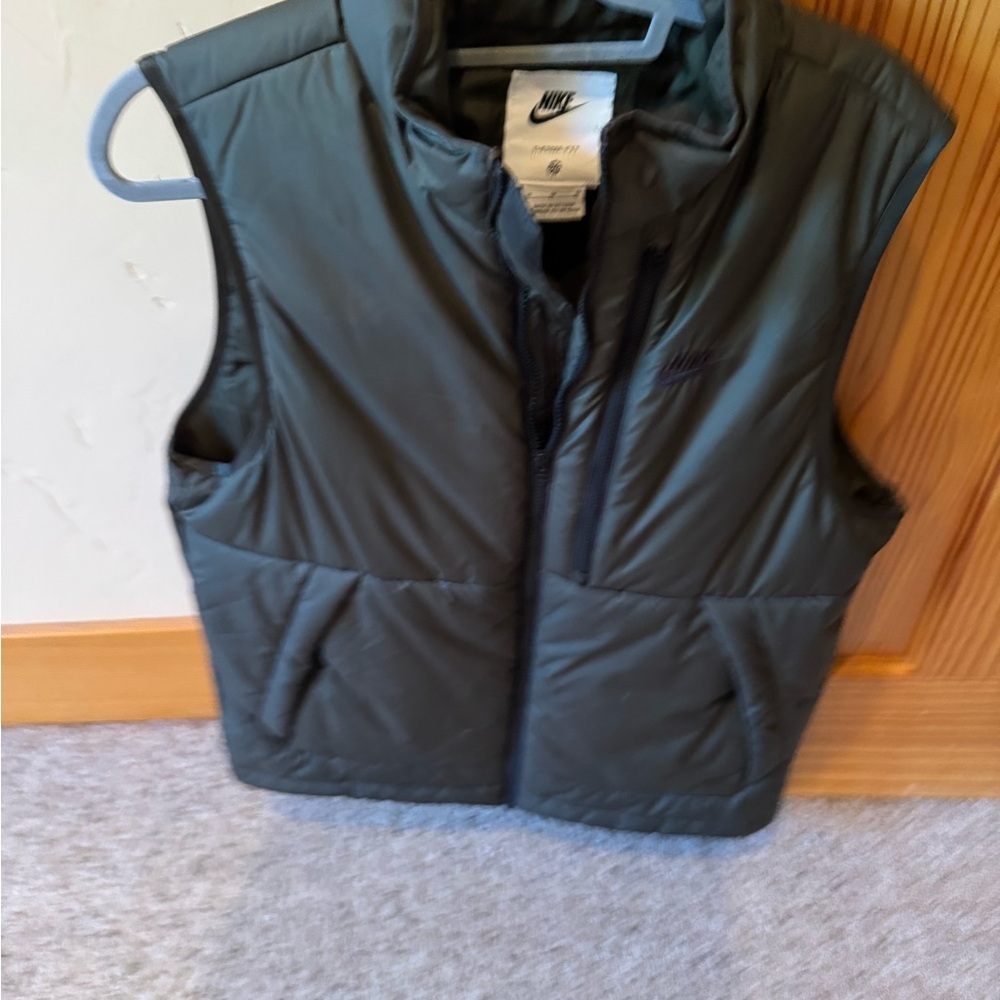 Nike Men's Olive Green Puffer Vest - Picture 2 of 3